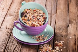La colazione dei Millennium cambia: addio latte e poco caffè 1 Un esempio? Se fino al 2000 per Granarolo il latte rappresentava il 62% del fatturato, ora solo il 40%. Crisi? No, sostituzione del latte con prodotti maggiormente richiesti dal mercato, come il latte biologico e di quello senza lattosio.