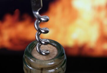 La storia del cavatappi. indispensabile per stappare una bottiglia