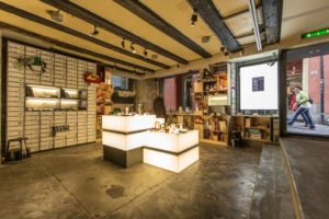 Follemente razionali: dadaismo e tunnel del San Gottardo 2 al Cabaret Voltaire nasceva il dadaismo, quel movimento artistico con un unico scopo dichiarato a gran voce: " Dada means nothing".