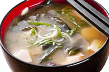 Il dashi, ovvero il brodo, è l’ABC della cucina nipponica. E’ l’anima di diversi piatti giapponesi