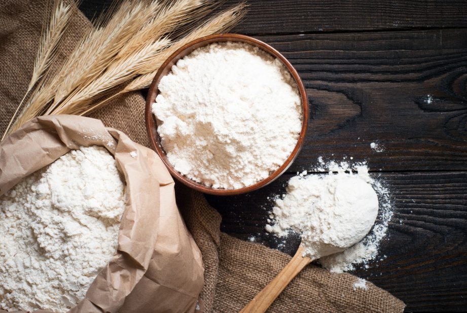 Pane artigianale: il re indiscusso delle tavole italiane o un alimento da demonizzare? 3 farina e1612048453886