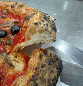 Impossibile non assaggiare la pizza a Sant'Agata de' Goti. Vi consiglio al Ristorante Fiore