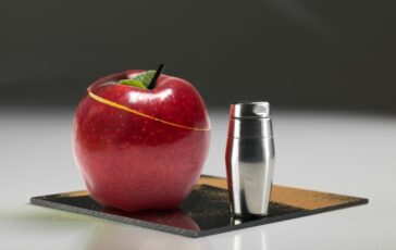 Apple Trilogy: mi degusto la mela. E’ il frutto più conosciuto, più consigliato per le sue proprietà healthy. Ora la mela diventa protagonista anche di 3 cocktail da degustare senza sensi di colpa