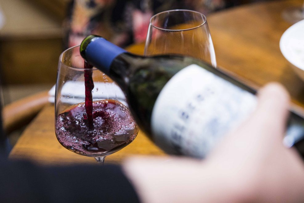 Come conservare una bottiglia di vino aperta: 5 consigli di grande saggezza 2 sudafrica vini rossi e1612048824998