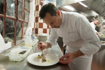 A tavola con l'arte. A tu per tu con lo chef Emanuele Mazzella 25 Villa Porro Pirelli chef Emanuele Mazzella jpg e1612050121969