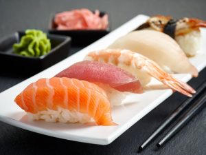 le opere di Murakami, sospese tra sogno e realtà, ci ricordano che mangiare qualcosa di buono significa avere la consapevolezza di essere vivi.