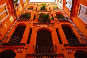 4 palazzi di Napoli...da capogiro! 3 Palazzi di Napoli: Palazzo Trabucco