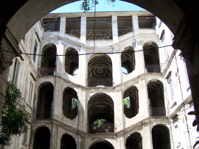 4 palazzi di Napoli...da capogiro! 4 Palazzo San Felice Napoli