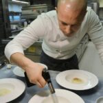 Lo stile gourmet di Roberto Conti-II° Parte 9 22ott Roberto al lavoro e1612349470560