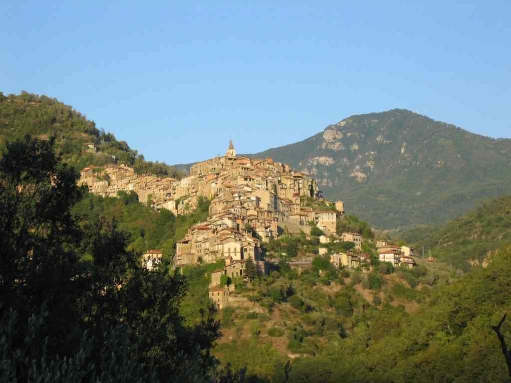 borghi liguri: apricale