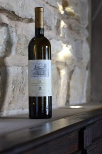 Il vino nato dagli studi del "filosofo agrario" Zierock: Castello degli Angeli 3 Castello degli Angeli: Estereta