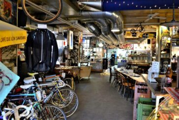 Bike Café: tutti in sella! Una pedalata nella bicycle culture 11 Bike Café: tutti in sella! Per amanti della bicicletta
