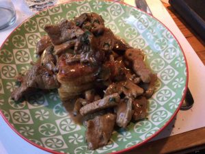Zurigo, la città dove cibo e cultura sono internazionali 3 Vaul-au-vent-Restaurant-August-Zurigo