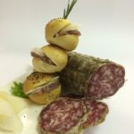 Ricette invernali: paninetto al salame e raspadura 9 Paninetto al salame e raspadura, una ricetta per aperitivi, snack