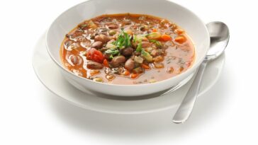 minestra verza e fagioli con carote