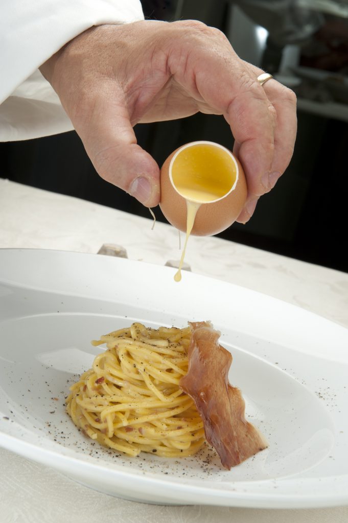Carbonara: quali sono gli ingredienti imprescindibili? E gli errori da evitare? 3 Carbonara quali sono gli ingredienti