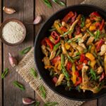 Ricette primaverili: pollo con peperoni (come si sceglie il pollo e l'errore da evitare) 8 Pollo con peperoni: la ricetta