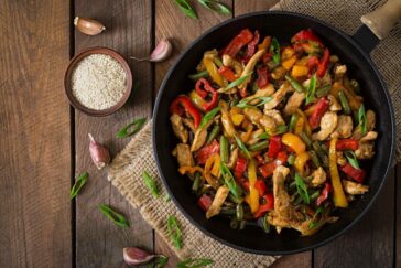 Ricette primaverili: pollo con peperoni (come si sceglie il pollo e l'errore da evitare) 40 Pollo con peperoni: la ricetta