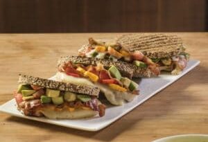 Ricette estive: sandwich californiano con taleggio DOP