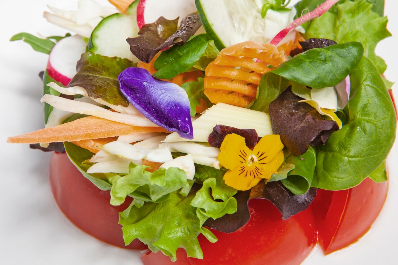Wellbeing: c’è del metodo nel benessere 2 wellbeing_insalata_fiori_naitana
