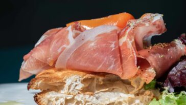 Chi ama la pizza gourmet va da Bedussi a Brescia, dove può assaggiare anche otttimi dolci e gelati