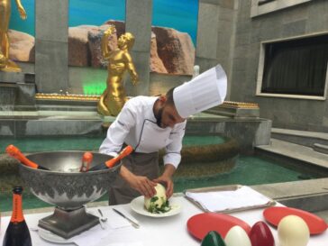 Aspettando Cristiano Ronaldo, provate la cucina dell'hotel Allegroitalia Golden Palace a Torino 19 Lo chef dell'hotel Allegroitalia Golden Palace Mohamed Lamnaour e la sua cucina