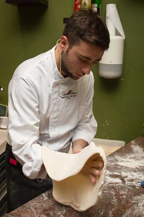 I segreti della pizza: tutta questione di impasto, lievitazione, stesura e cottura 5 Pizza: turra questione di impasto, stesura e cottura