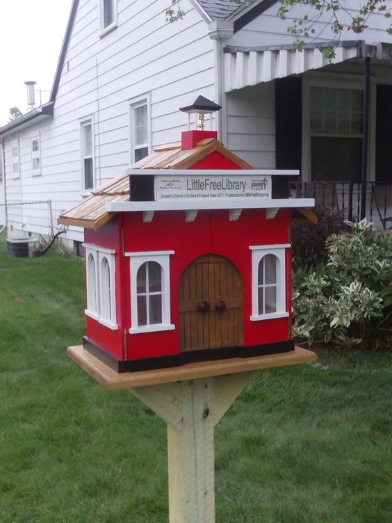 L’economia di prossimità lega negozi, distributori e l'online 2 Dalla libreria che regala libri alla Little Free Library