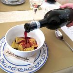 Il ristorante Tenuta della Guardia: quando il paesaggio si fonde con cibo e cultura 9 Il ristorante Tenuta della Guardia: gli agnolotti della tradizione serviti con il vino