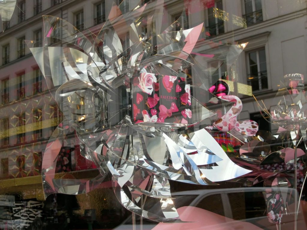 Parigi raccontata dalle vetrine delle pasticcerie