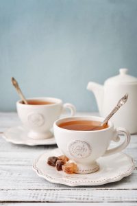 bon ton internazionale a tavola: il rito del té