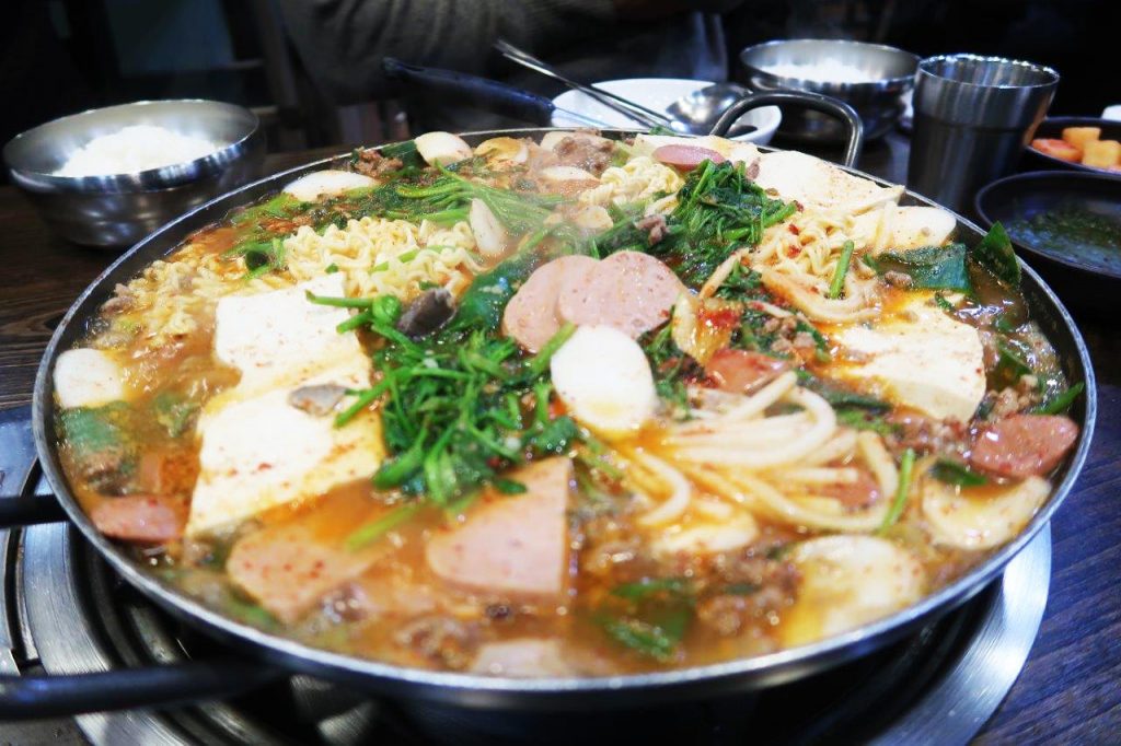 La cucina coreana: bocconcini di curiosità #foodcultural 5 la cucina coreana: budae jjigae