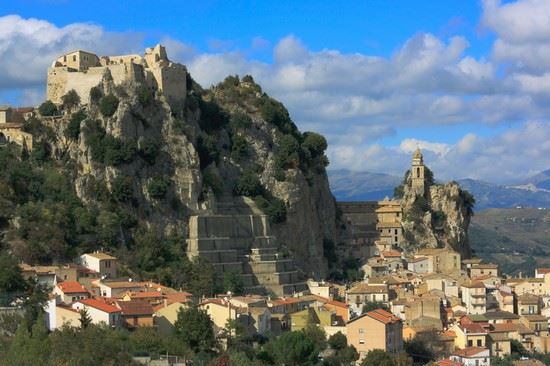 Dizionario primaverile, l'ABC famelico 24 dizionario famelico: week end in Molise