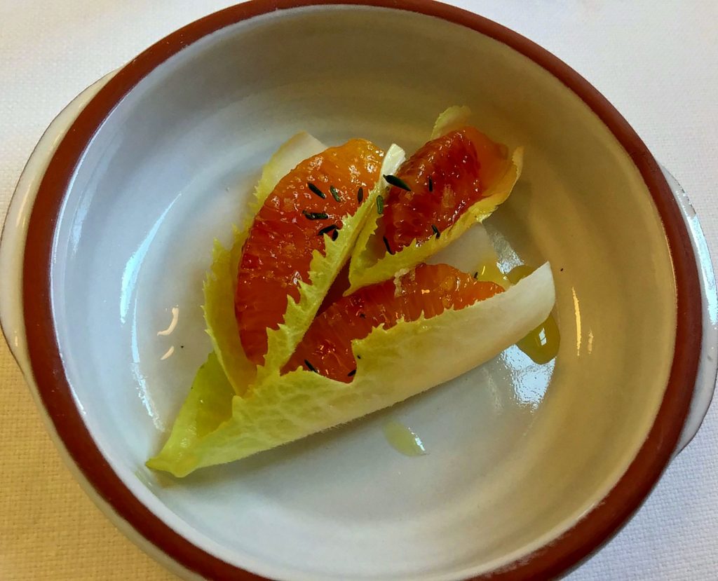 Flora, ristorante di natura e di design: indivia e arancia