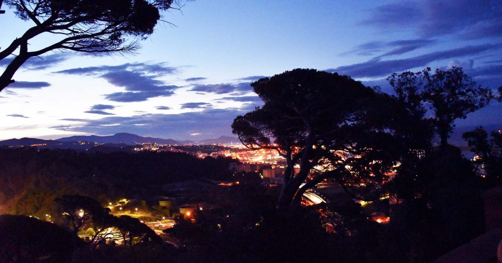 Mete spirituali: Genova, Villa Durazzo Pallavicini e il giardino esoterico 7 Famelici_Villa Durazzo Pallavicini_alba_giallo_esoterico