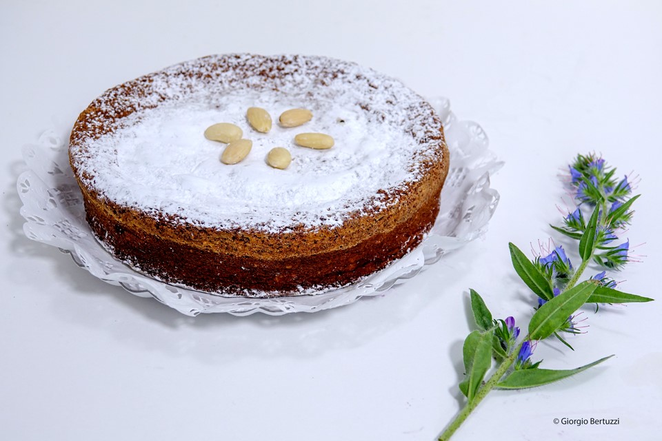 Ricette emiliane: torta di mandorle alla bobbiese 7 torta di mandorle alla bobbiese