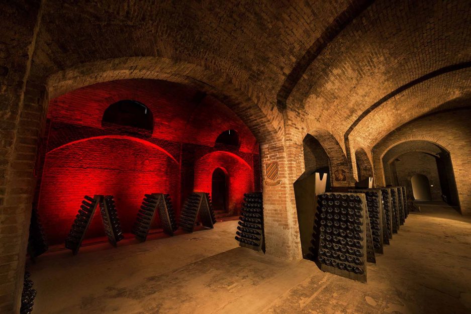 Wine week end nel Monferrato: cattedrali sotterranee Unesco, Canelli, Big Bench e sapori gourmet 2 Mete Spirituali Cattedrali Sotterranee sons et lumières