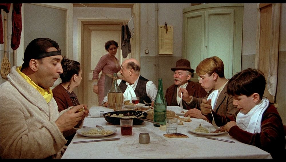 Fellini un regista goloso, 3 cocktail felliniani: Amarcord