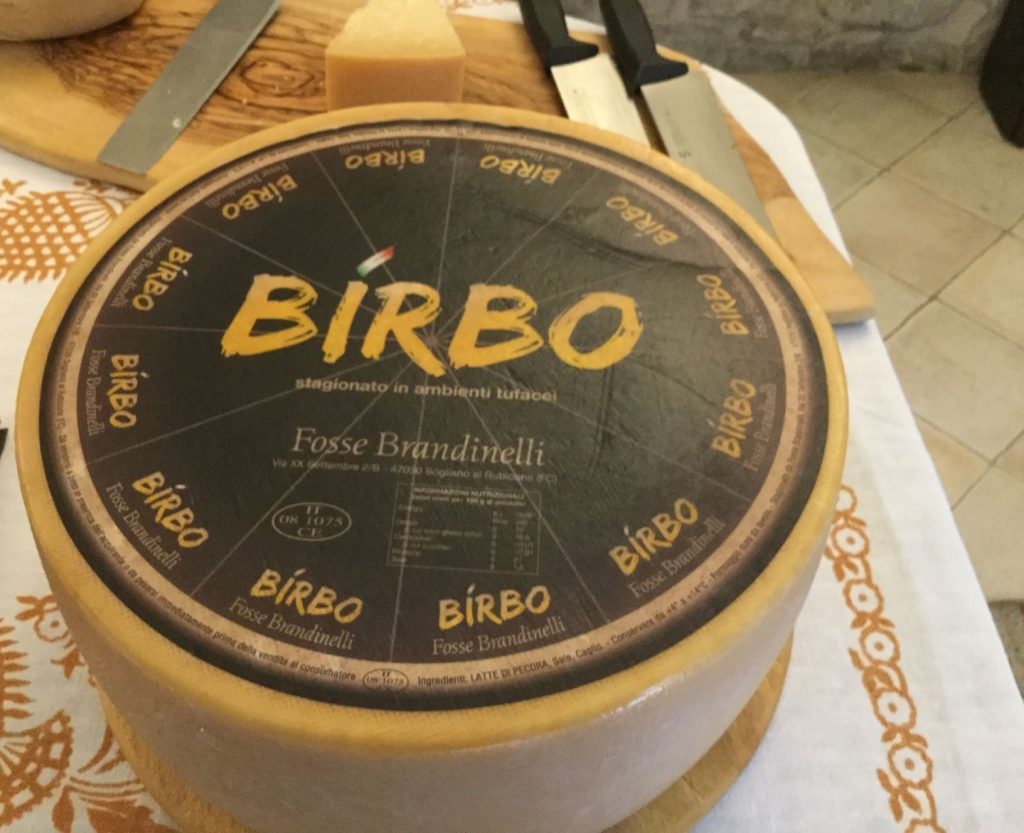 week end tra cibo e cultura: formaggio di fossa