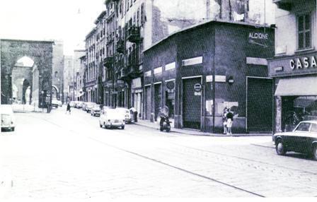 via gian giacomo mora milano