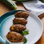 Le polpette di zucchine di Vasiliki Kouzina: un comfort food 8 Le polpette di zucchine di Vasiliki Kouzina