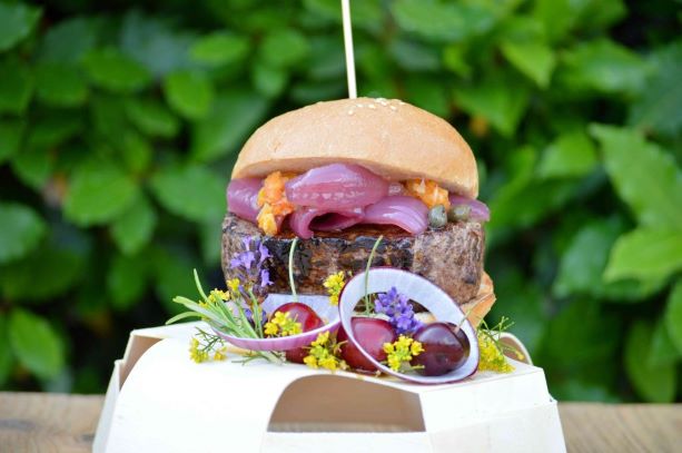 Carne vegetale, salsiccia di verdure: il Parlamento europeo dice no al burger vegetale 4 hamburger day giardiniera morgan burger gourmet salsa di Morgan1