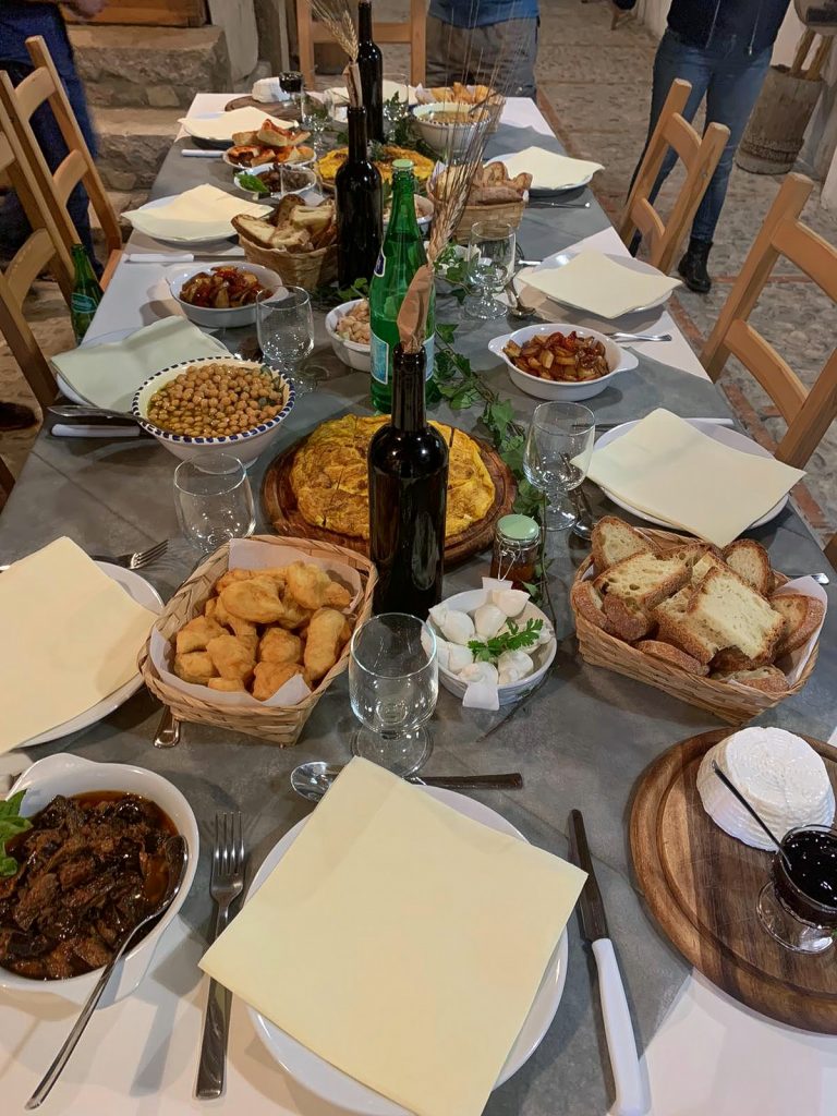 Pranzo pugliese presso Lo Moleno d'acqua del Ponte