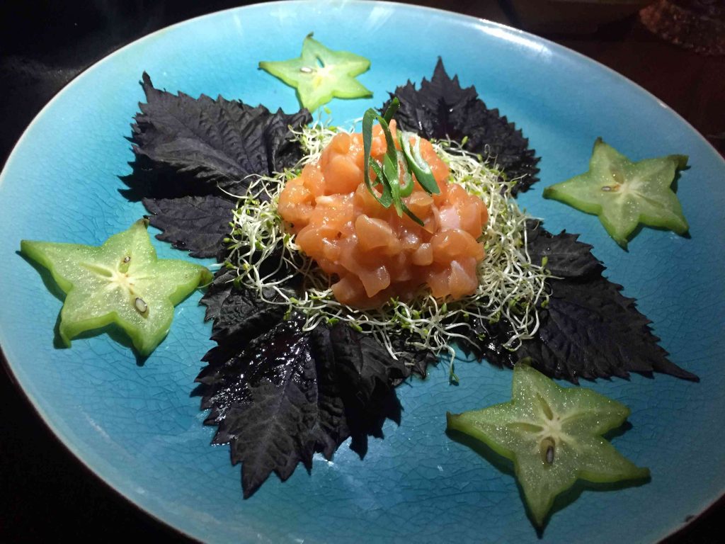 Come marinare il salmone, un pesce sempre più di allevamento (2 ricette) 1 salmone