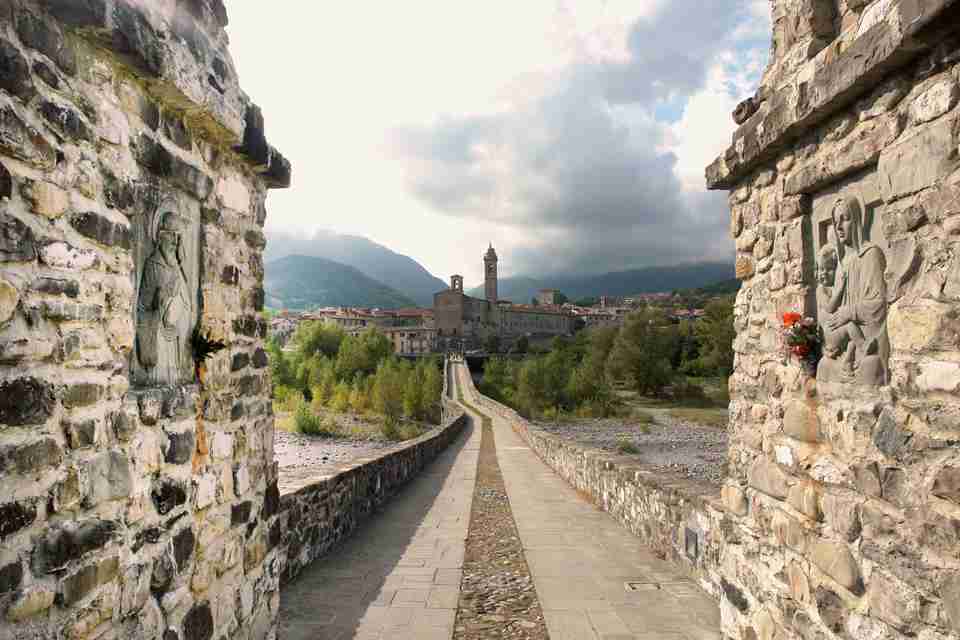 futuro del turismo: esperienze, digitale, sostenibilità, piccoli borghi