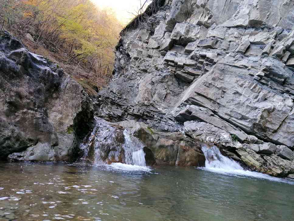 Calendario dell'Avvento piacentino: ricettario anti spreco 23 calendario dell'Avvento piacentino: le cascate del perino nei pressi di Bettola (Piacenza)