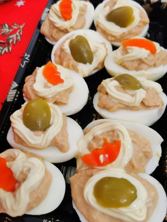 Ricette di Natale: come fare le uova ripiene (2 ricette e varianti) 3 Antipasto semplice di uova farcite con latte”