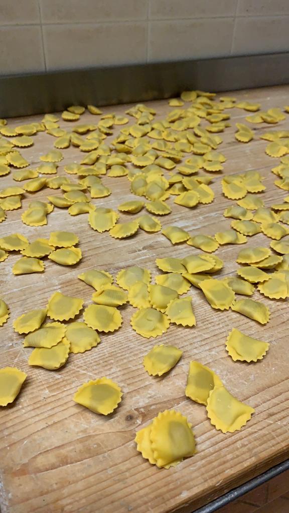 Quando il cibo è cultura non placa solo la fame, ma nutre la civiltà 1 anolini la disfida tra Piacenza e Parma: la ricetta dell'agriturismo il viandante