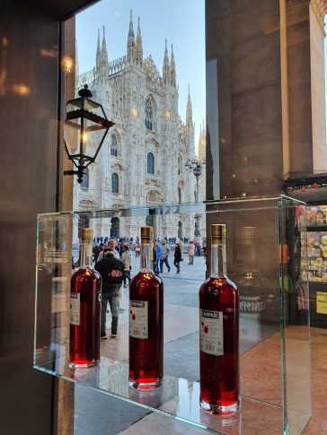 Milano, cibo e cultura: Hemingway e il Capri ghiacciato 1 Camparino a Milano frequentato da Hemingway