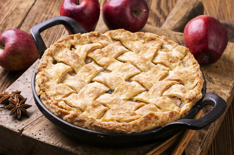 tendenze food 2022: dai dolci da fare in casa al té fino alla curcuma